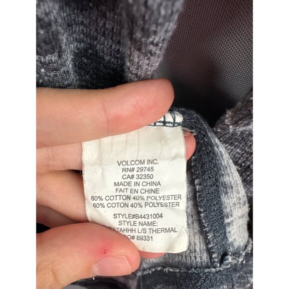 Women’s Volcom Large Gray Long Sleeve Cheetah Print Shirt - Picture 5 of 5